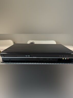 Toshiba DKR40KU DVD Video Recorder. No Remote. Tested.